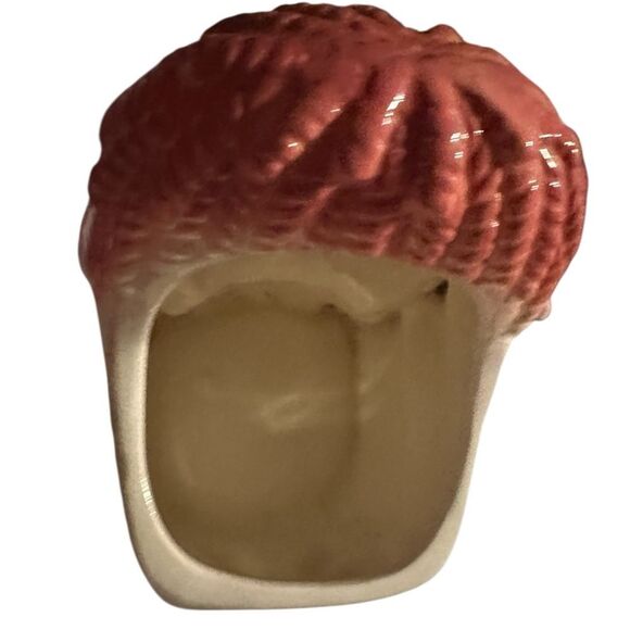 Vintage Raggedy Ann ceramic doll planter. Japan. 5 1/2 wide & 4 1/2 wide. Rare - Picture 6 of 6